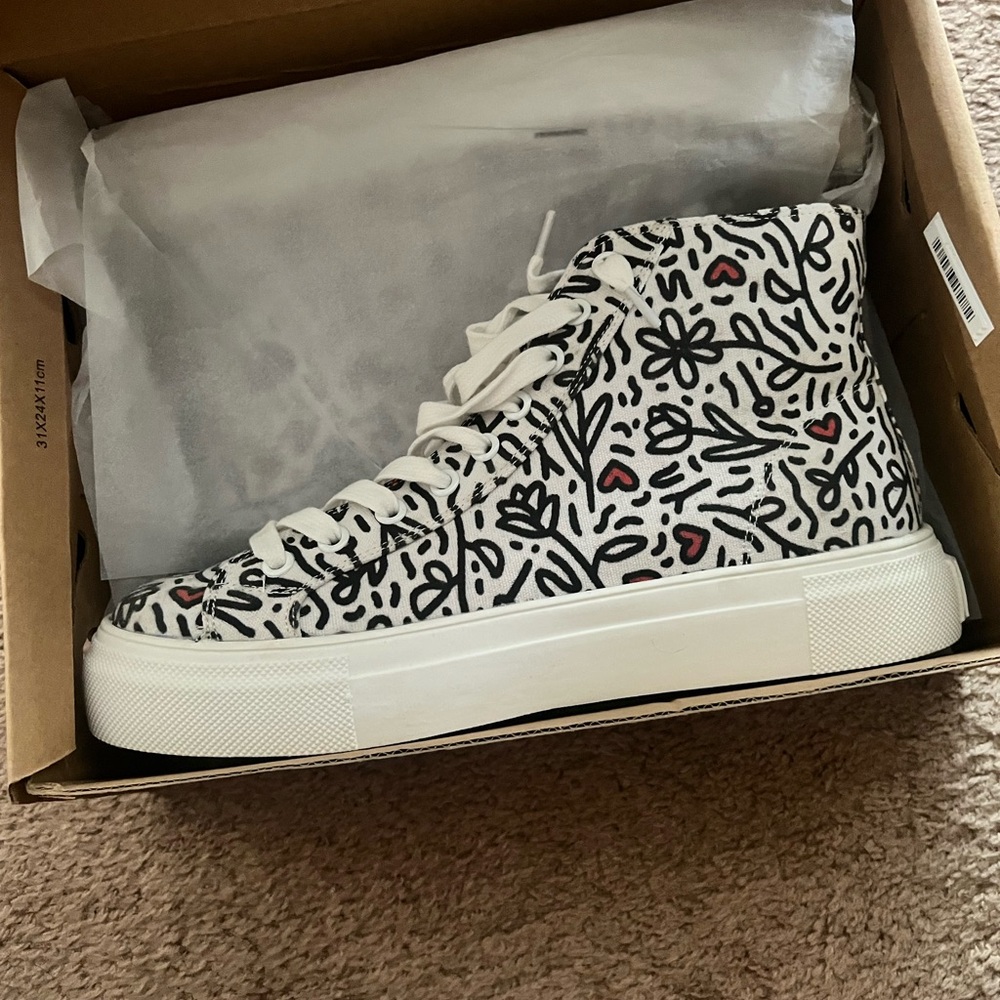 Matisse high top sneakers size 8.5